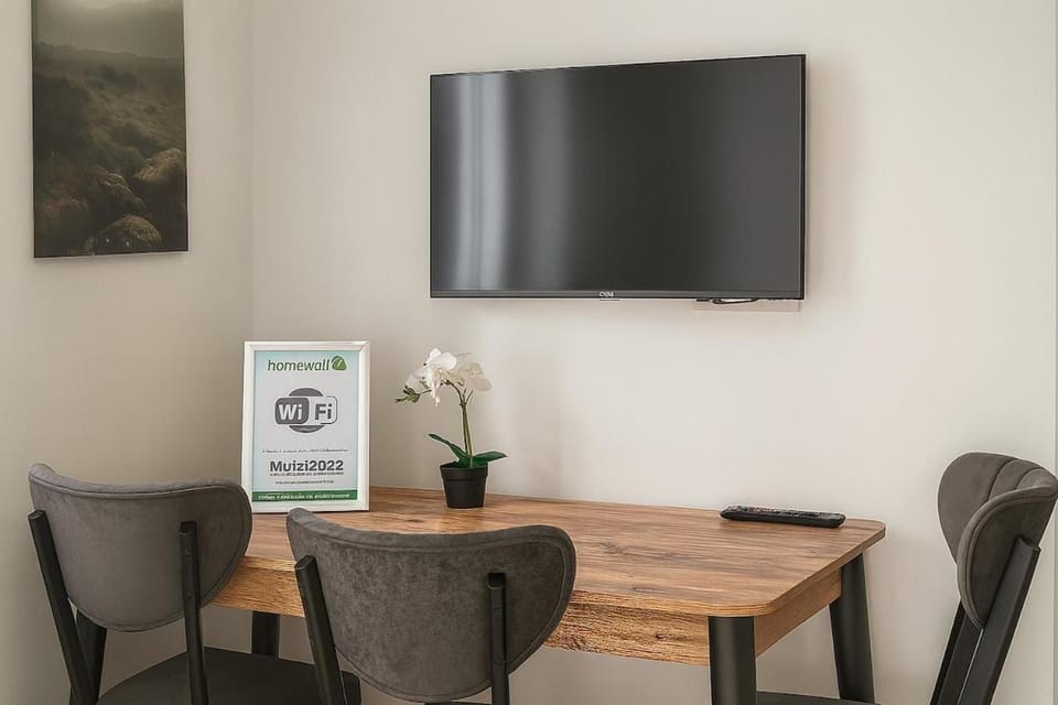 TV and multimedia, Dining area, Evening entertainment