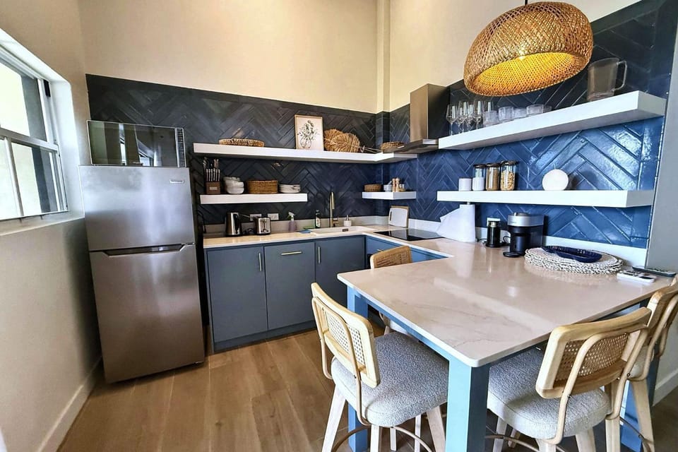 Dining area, kitchen
