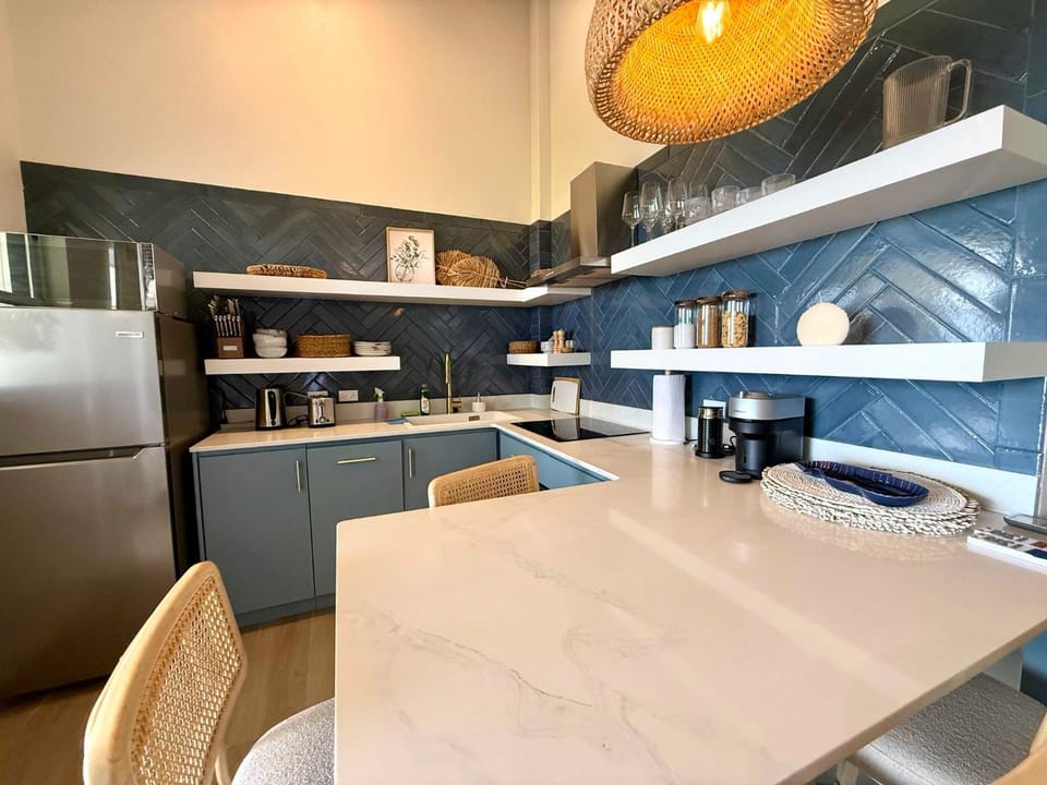 Dining area, kitchen