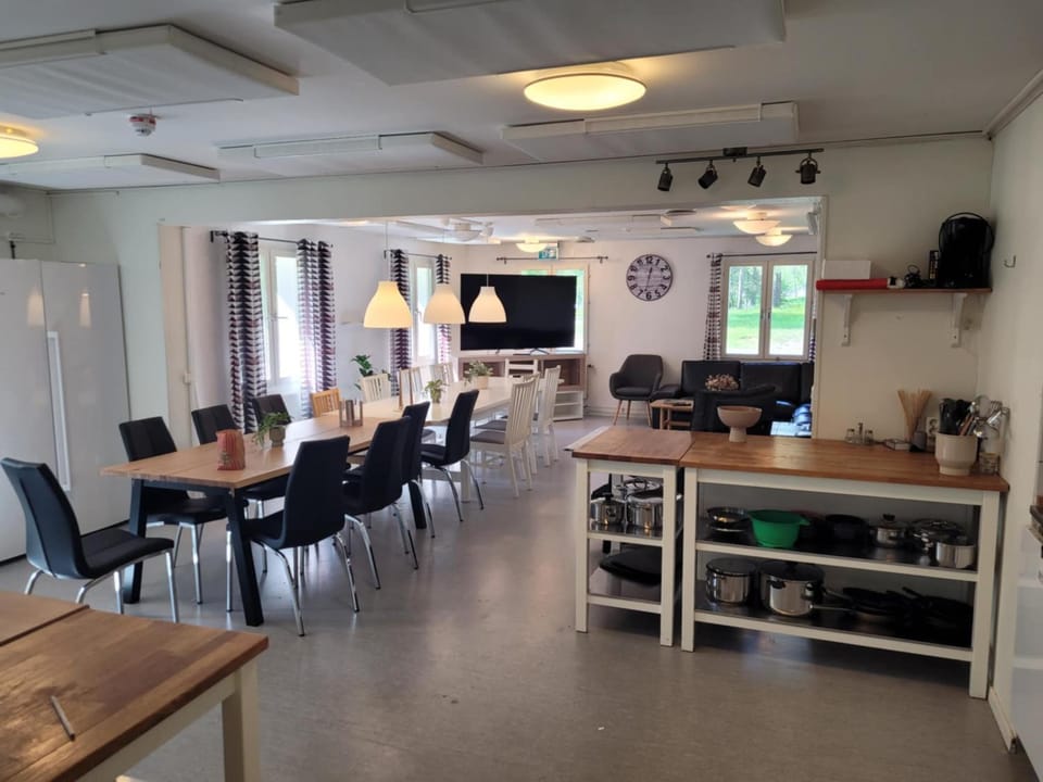Communal lounge/ TV room, Kitchen or kitchenette