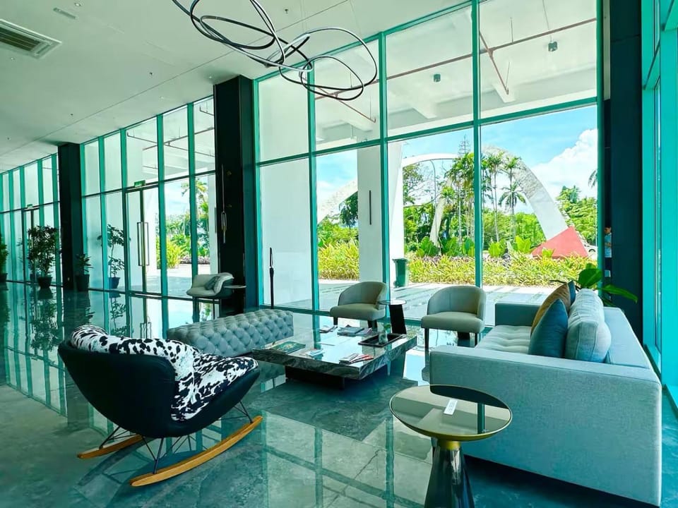 Bay Suites l Seaview l 8 Pax l SICC l 沙巴全海景民宿 Vacation rental in Kota Kinabalu