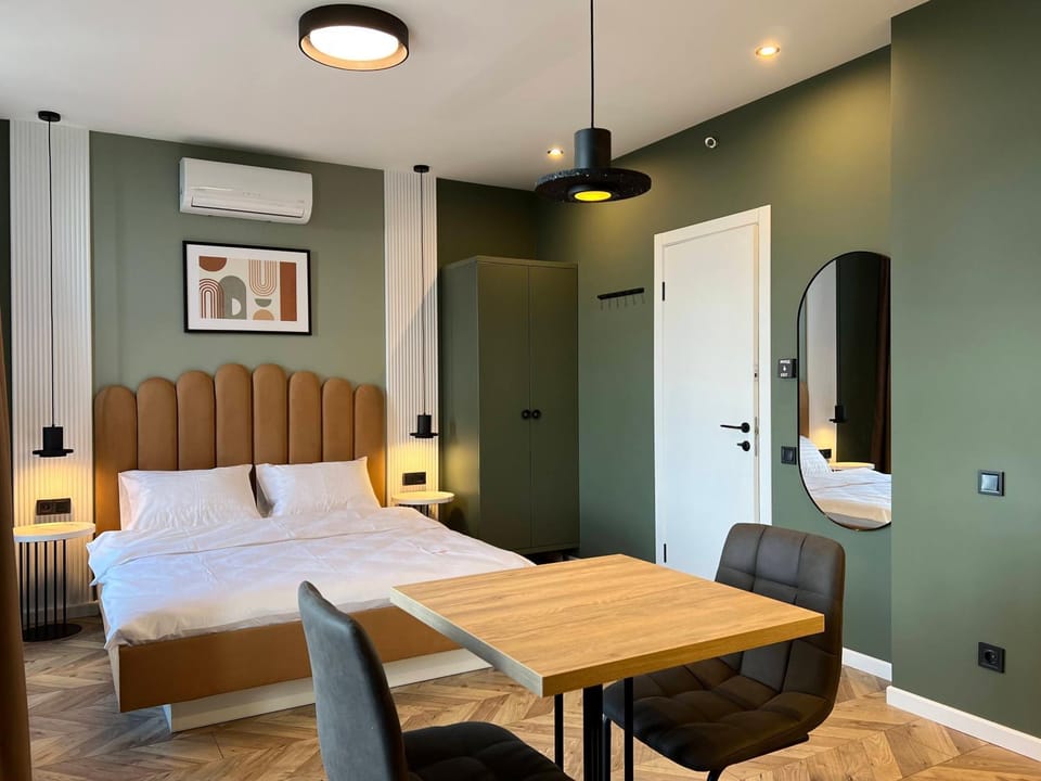 Bed, Photo of the whole room, Bedroom, wardrobe, air conditioner