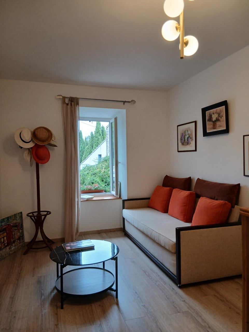 La route des vignes Vacation rental in Occitanie