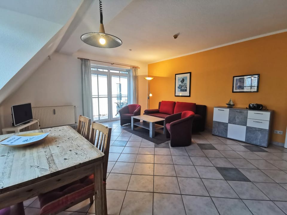 TV and multimedia, Balcony/Terrace, Living room, Seating area, Dining area