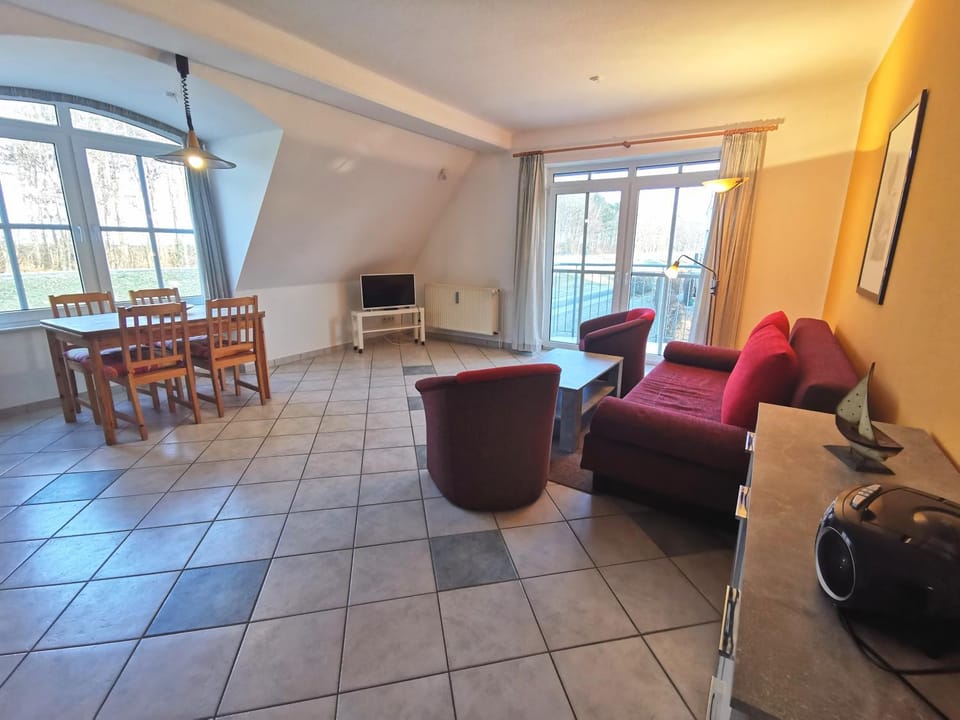 TV and multimedia, Balcony/Terrace, Living room, Seating area, Dining area