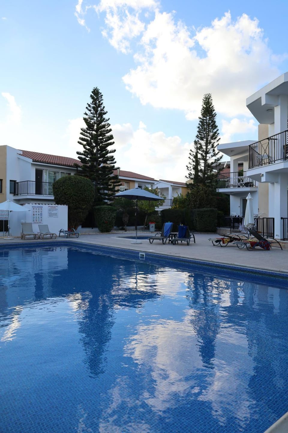 Day, Pool view, Swimming pool, sunbed