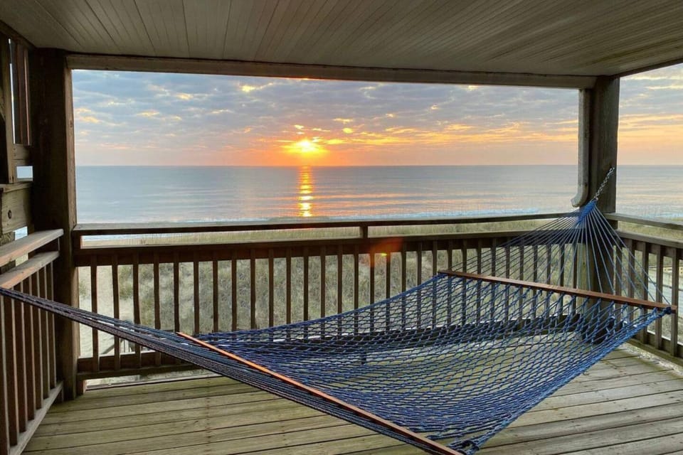 Sandy Dream - KDH Scrimshaw Condo, Oceanfront, Amazing Ocean View, Cargo Lift House in Kill Devil Hills