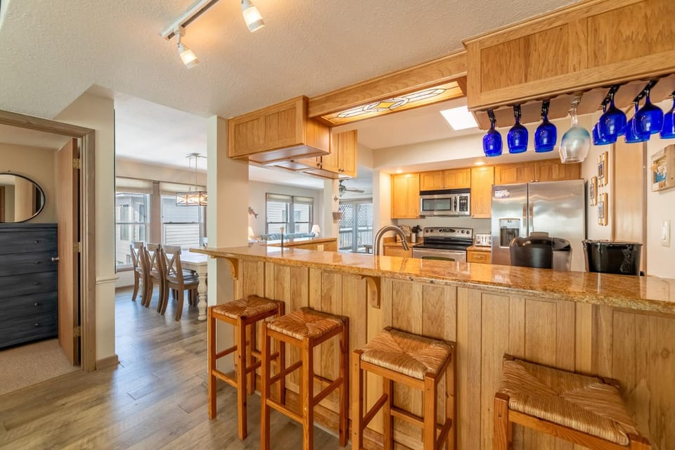 Sandy Dream - KDH Scrimshaw Condo, Oceanfront, Amazing Ocean View, Cargo Lift House in Kill Devil Hills