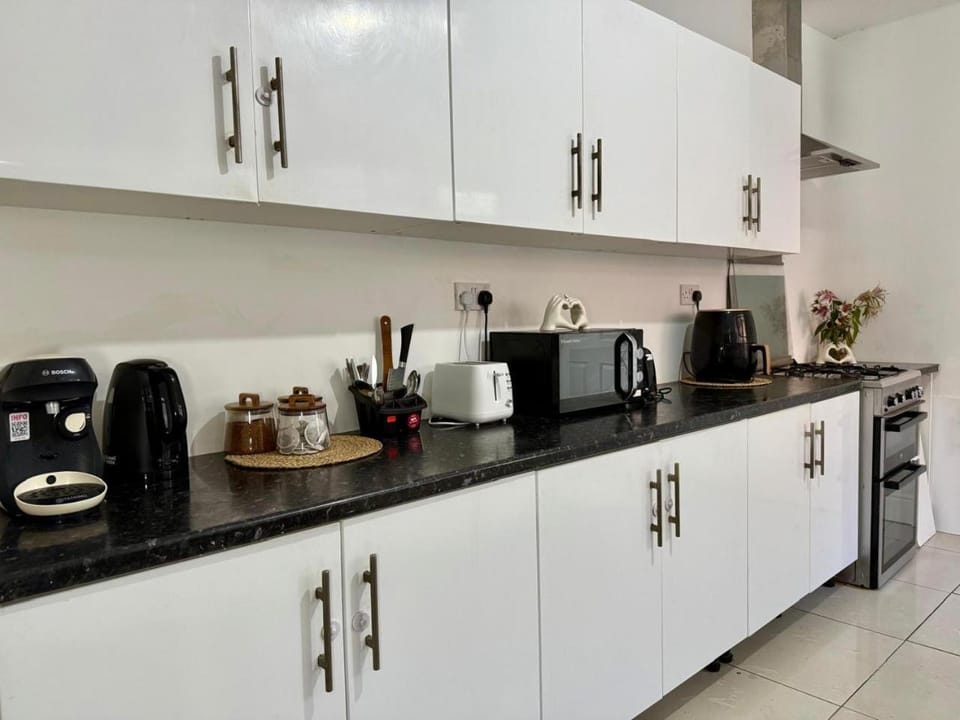 Coffee/tea facilities, Kitchen or kitchenette