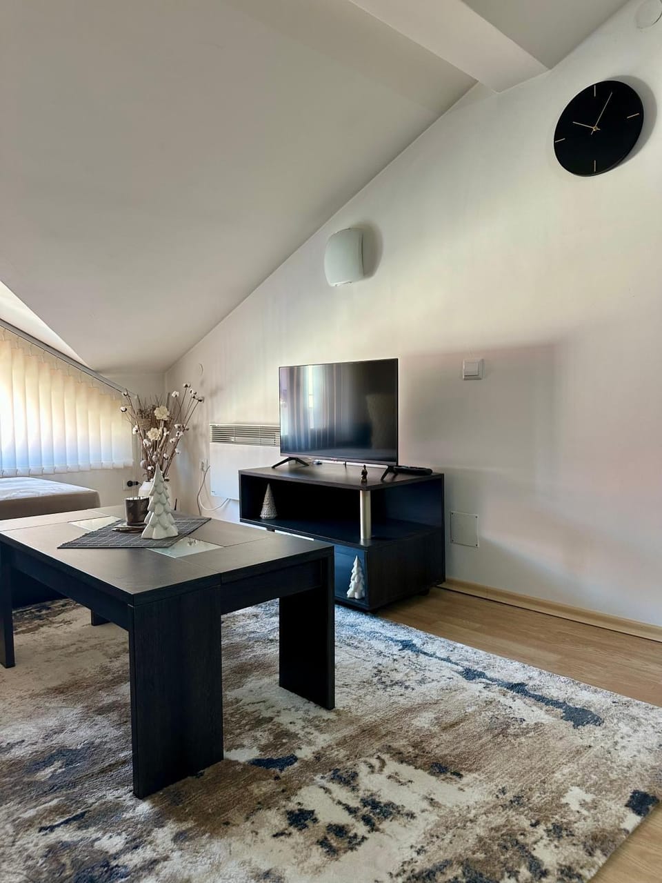 Communal lounge/ TV room, TV and multimedia, Living room
