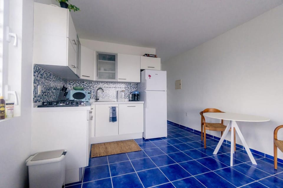Dining area, kitchen