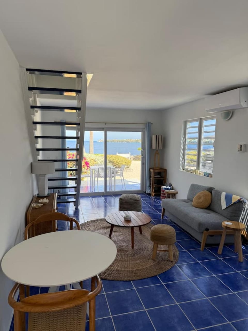 Living room, Sea view