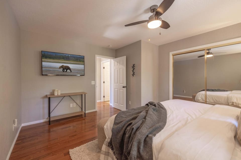 NEW Peak Pursuit Spa, Dogs Ok, Sauna, Lrg Game Rm House in Sugarloaf