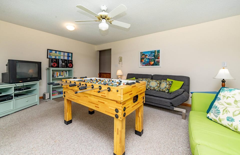 Just For Fun - Corolla, Ocean Sands, 150 Yards to Beach, Ocean View, Pool, Hot Tub, Foosball House in Corolla
