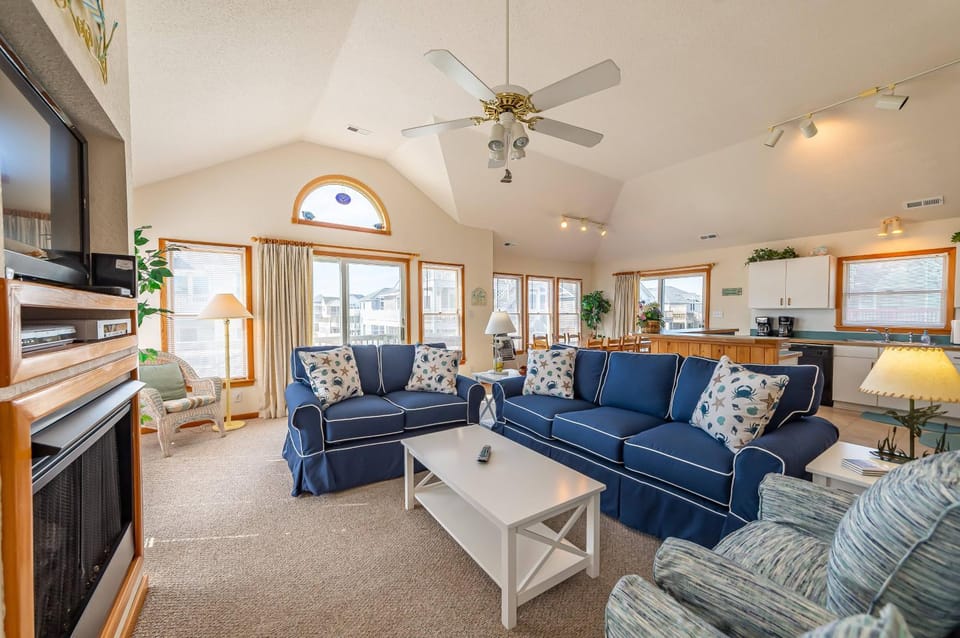 Just For Fun - Corolla, Ocean Sands, 150 Yards to Beach, Ocean View, Pool, Hot Tub, Foosball House in Corolla