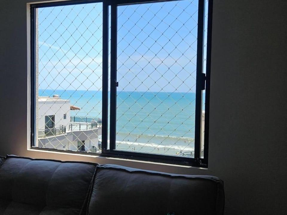 Apartmento a 30 metros do mar de Meia Praia - ITAPEMA 2 Quartos Apartment in Porto Belo