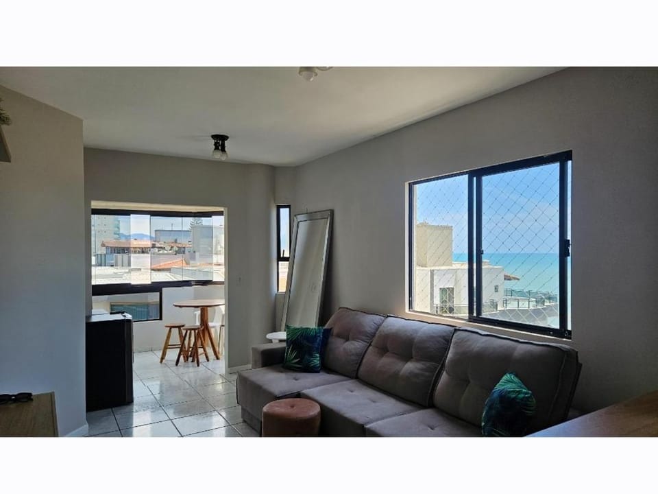 Apartmento a 30 metros do mar de Meia Praia - ITAPEMA 2 Quartos Apartment in Porto Belo