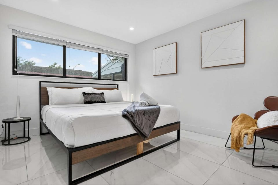 Miami Private Pool Home 15 min to Beach - Aventura House in North Miami Beach