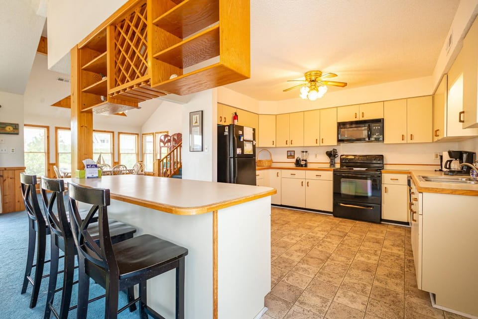 Summer Place I - Corolla, Whalehead, Oceanside, Ocean View, 140 Yds to Beach, Flex Stays House in Corolla