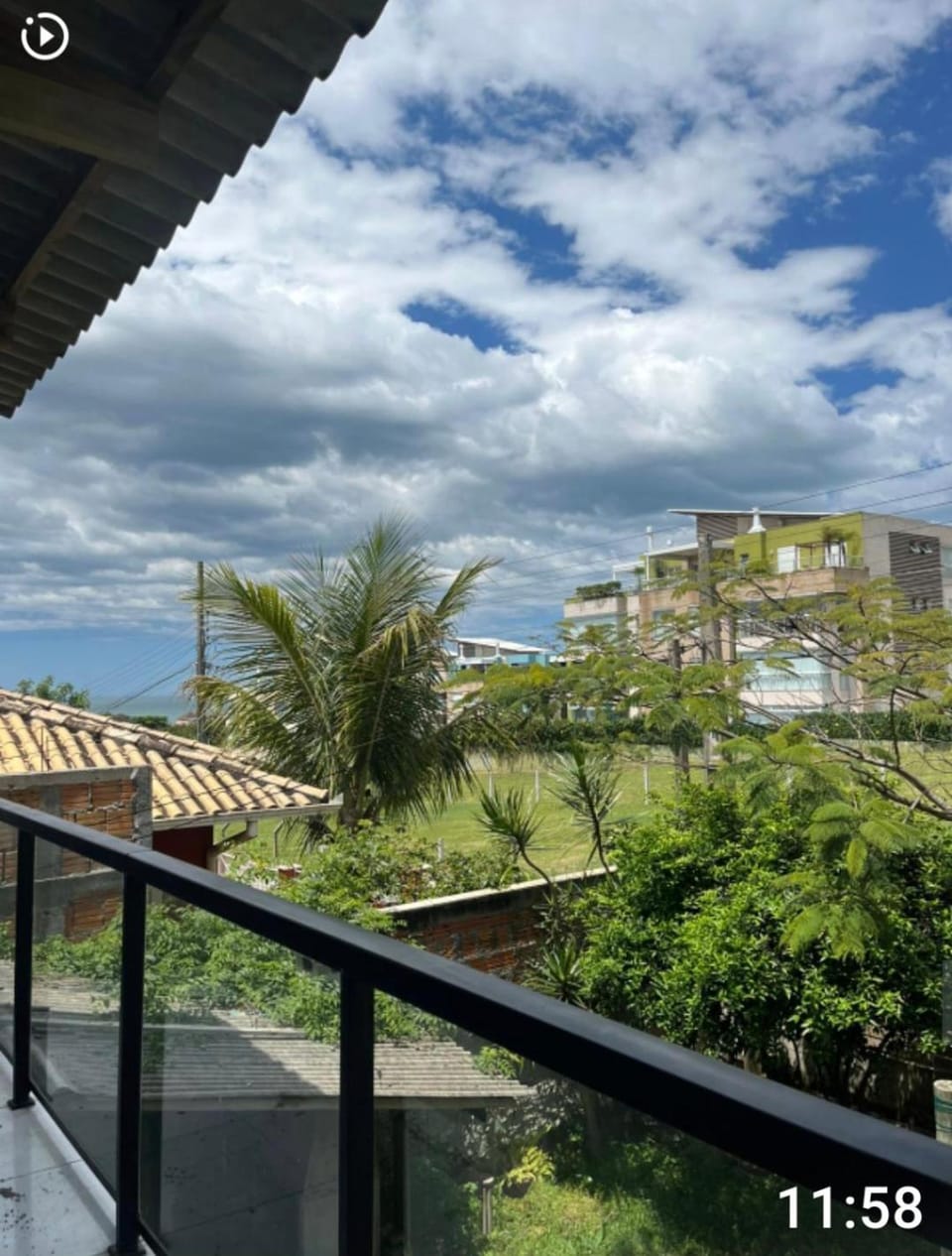 pe na areia santinho House in Florianopolis