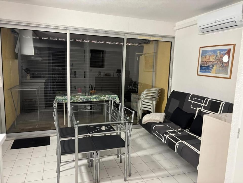 Piscine sur place & Bel Appartement T2 au Cap d'Agde Apartment in Agde