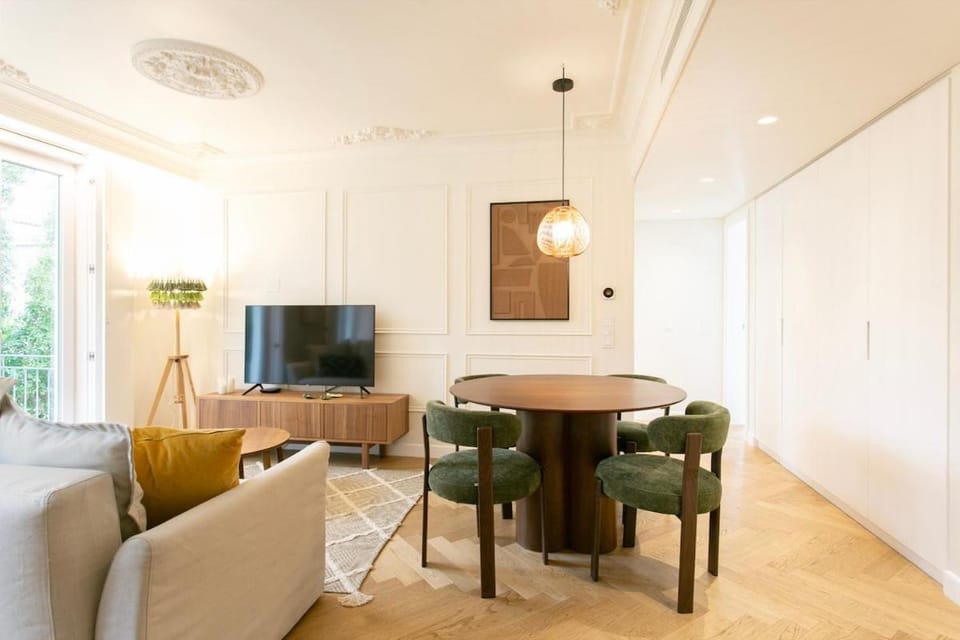 TV and multimedia, Living room, Dining area