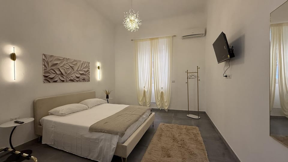 Bed, TV and multimedia, Photo of the whole room, Bedroom, air conditioner