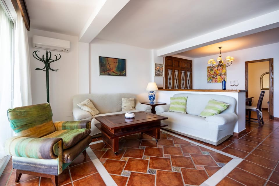 Communal lounge/ TV room, TV and multimedia, Living room, Lounge or bar, air conditioner