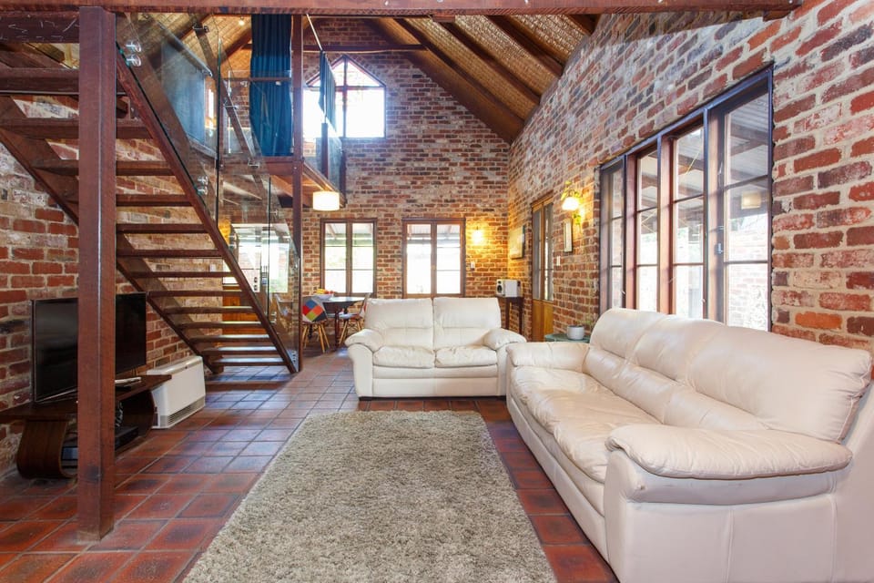 Burn Street Loft - North Fremantle House in Perth