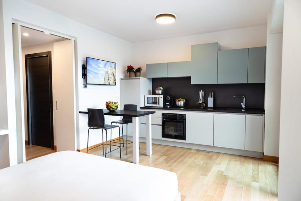 Studio Unit D with City View and Terrace Apartment in Milan