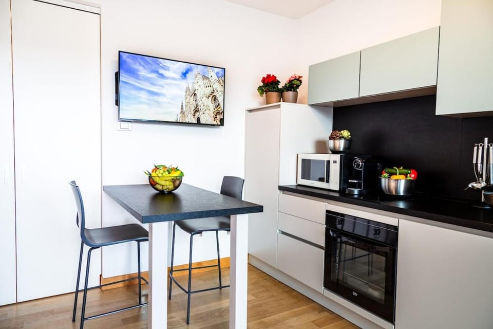 Studio Unit D with City View and Terrace Apartment in Milan