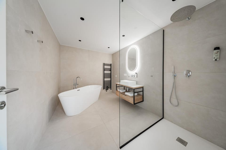 Bathroom, Bath