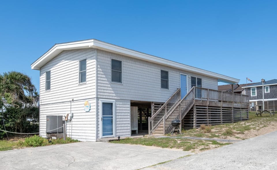 Sun Byrne - S Nags Head MP 18, 200 Feet to the Beach, Ocean View, Flex Stays House in Nags Head