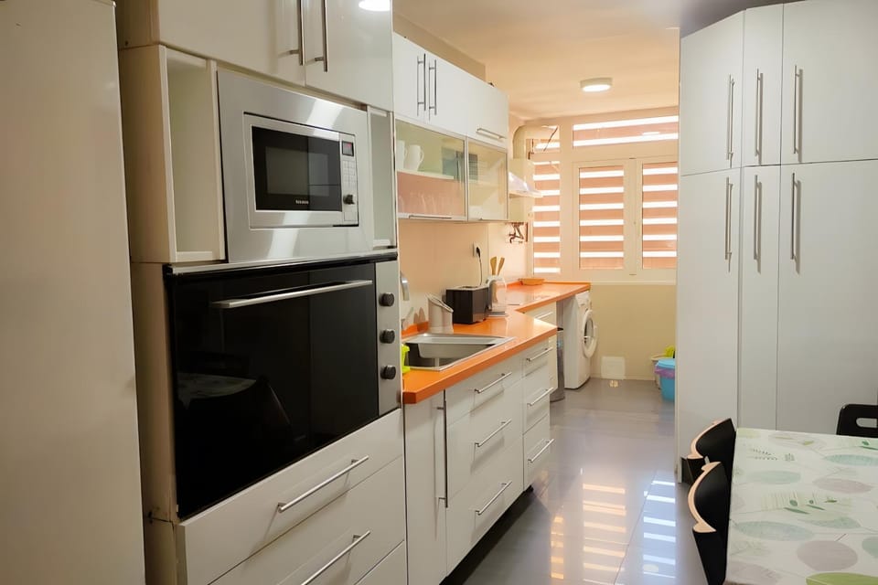 Kitchen or kitchenette, Living room