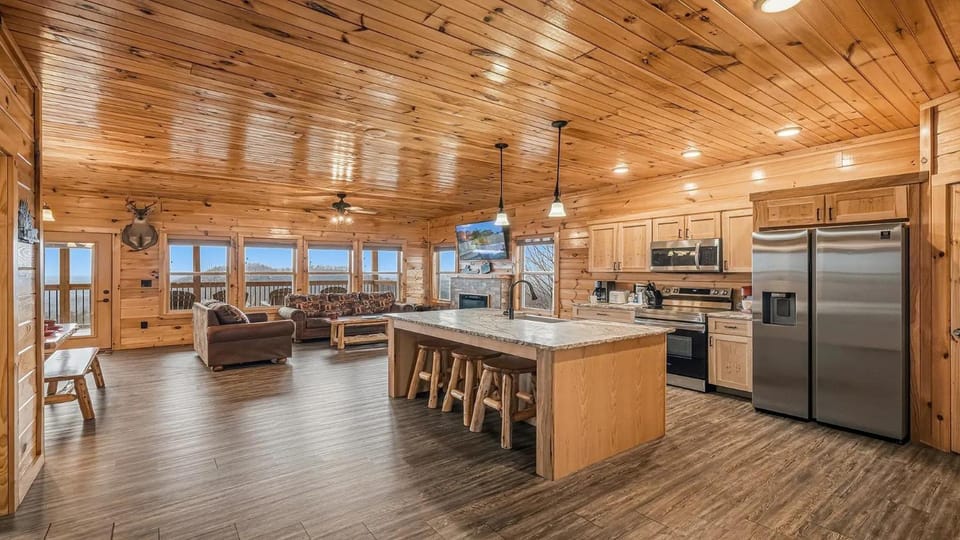 Chasing Views Chalet in Sevier County