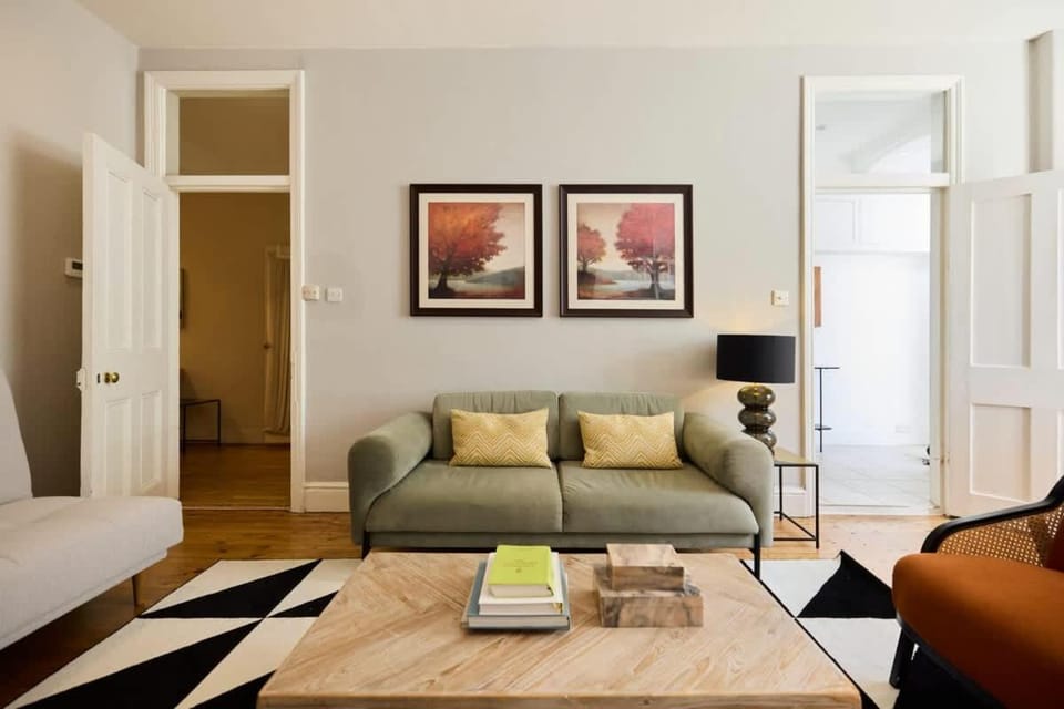 The West Kensington Hideout - 2BDR Flat Apartment in City of Westminster