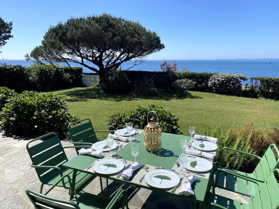 Natural landscape, Garden, Dining area, Garden view, Sea view