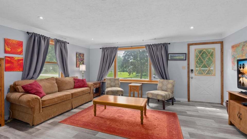 TV and multimedia, Living room, Seating area