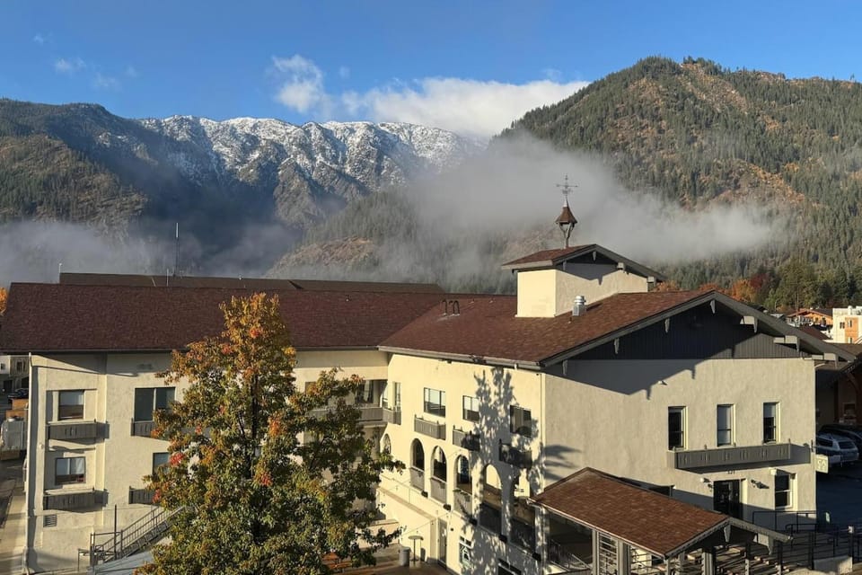 Nearby landmark, Natural landscape, Mountain view