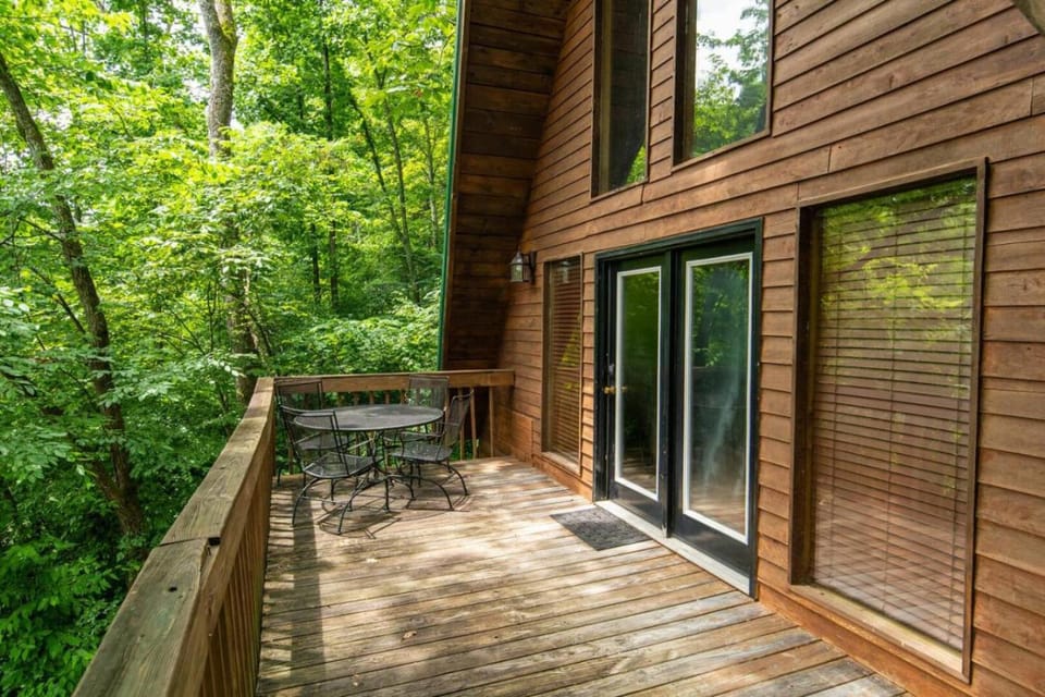 Hot Tub - Haven at the Red - Red River Gorge KY House in Kentucky