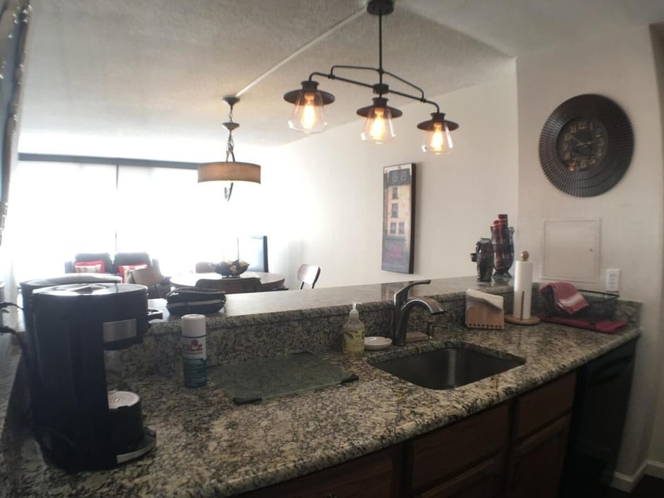 Brooks Tower Downtown Denver Furnished Apartment Apartment in LoDo
