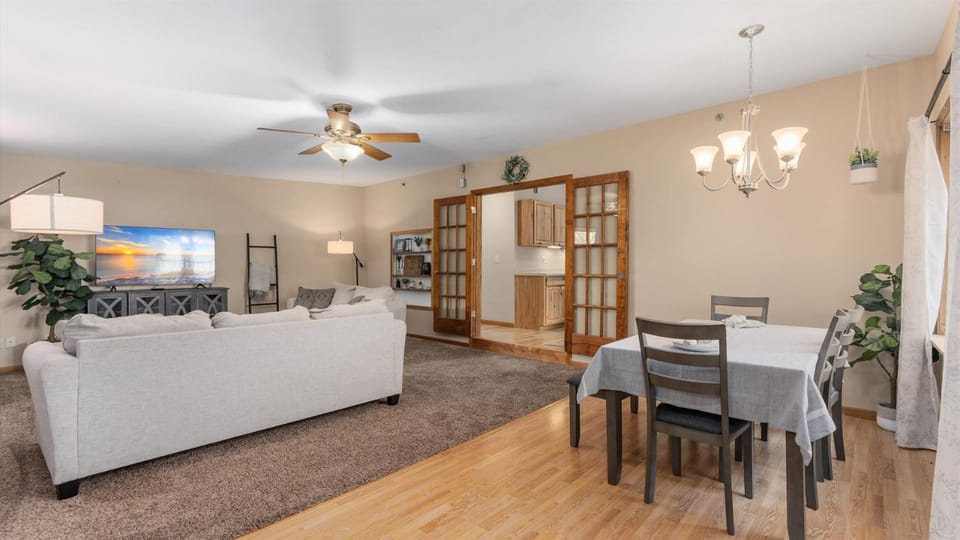 Living room, Seating area, Dining area
