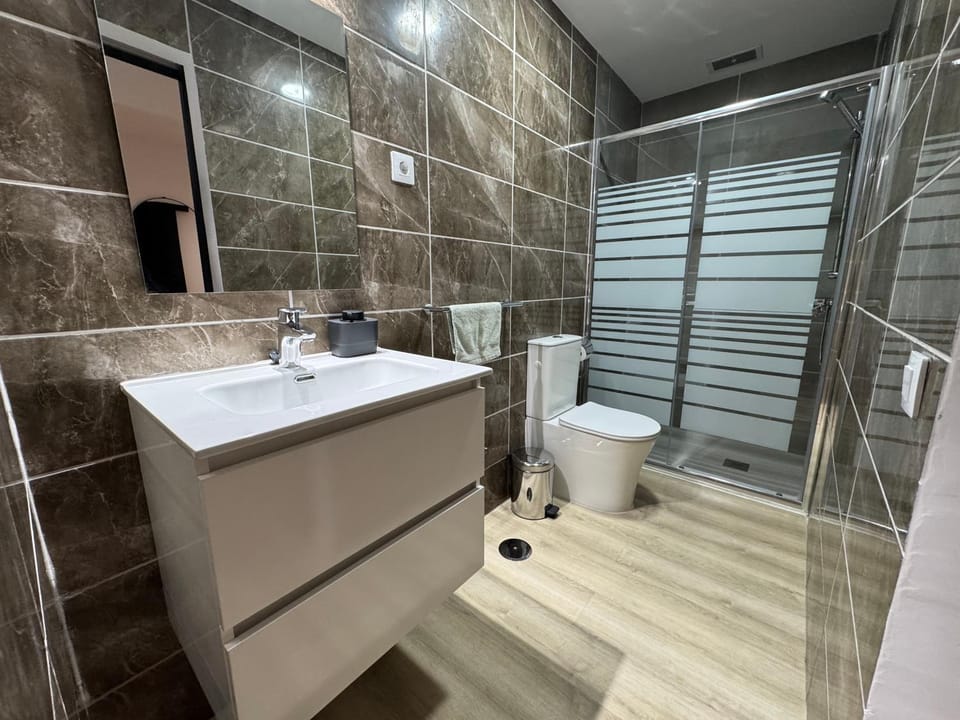 Shower, Bathroom, towels