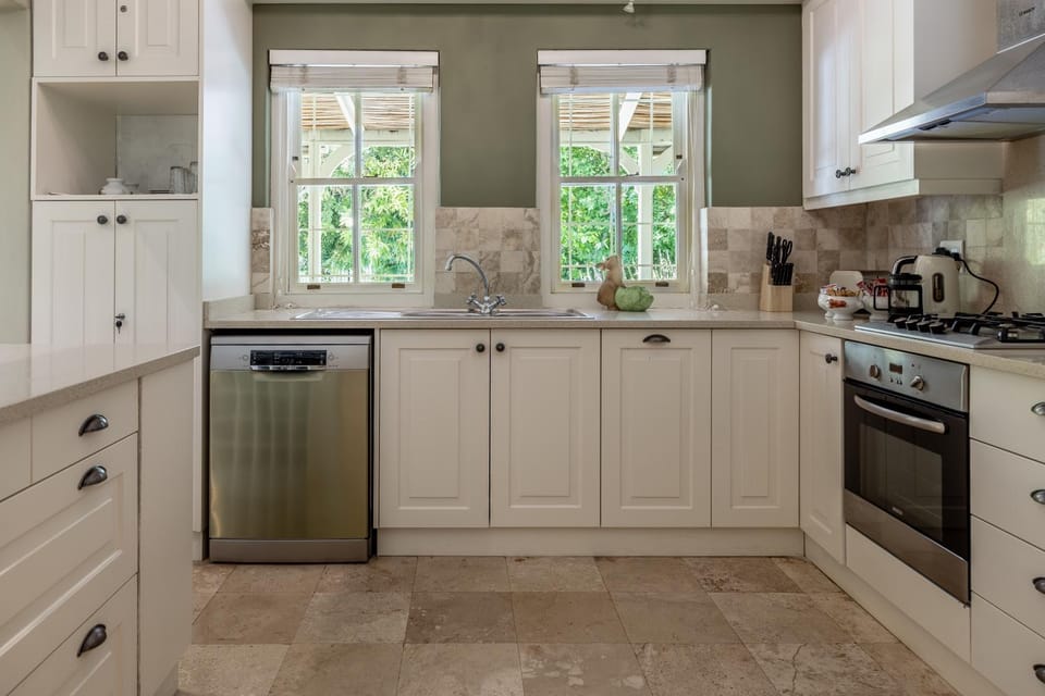 Kitchen or kitchenette, dishwasher, oven, pet friendly, stove, toaster