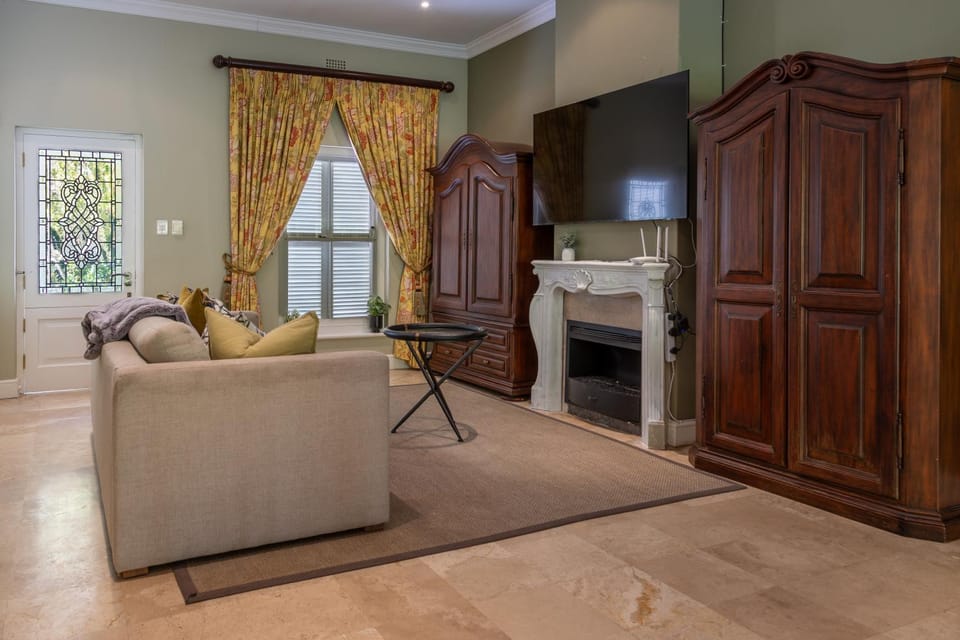 TV and multimedia, Seating area