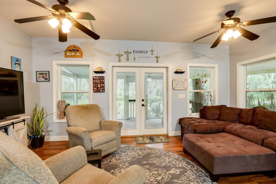 1/2 Mi to Sapelo River: Family Home w/ Large Yard House in Georgia