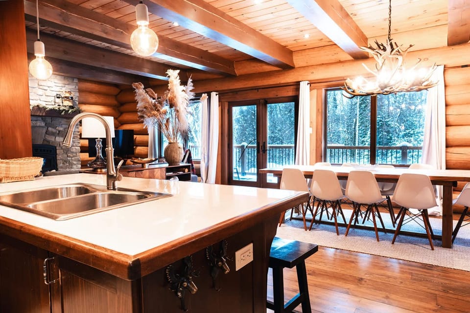Rustic Chalet & Serenity in Mont Blanc Chalet in Mont-Tremblant