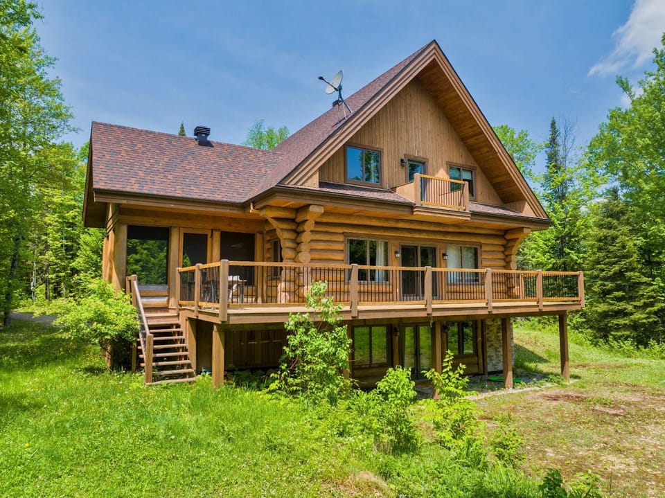 Rustic Chalet & Serenity in Mont Blanc Chalet in Mont-Tremblant