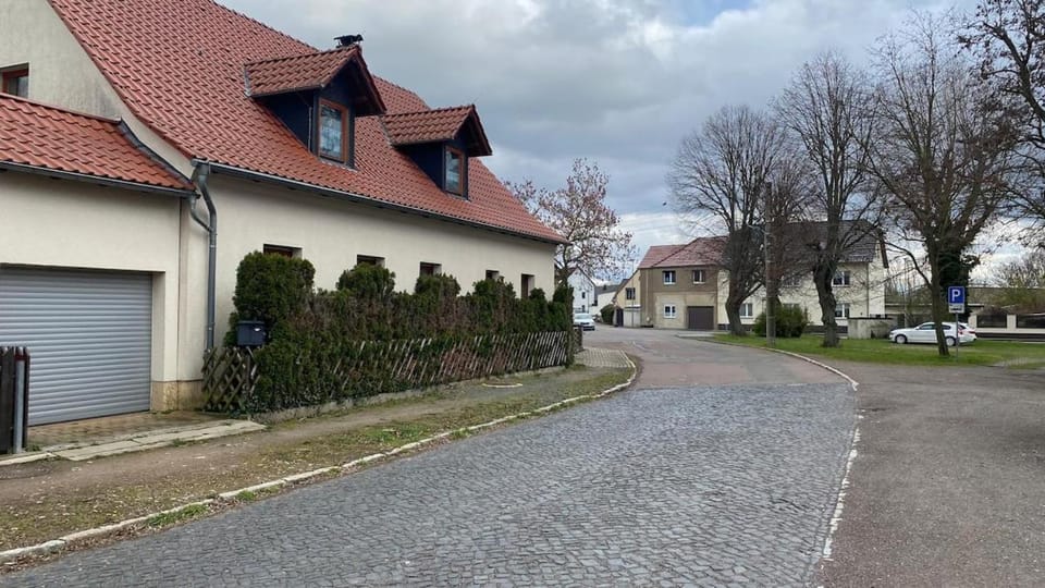 Wohnung im Grünen Haus Cara 90 qm 4 Zi Kü Bad Apartment in Saxony
