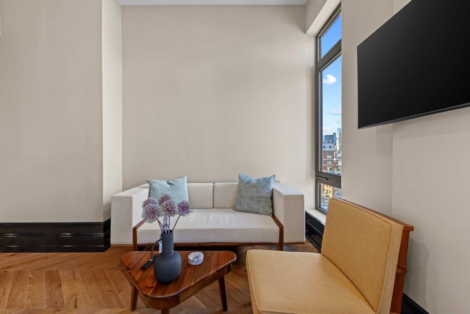 TV and multimedia, Seating area